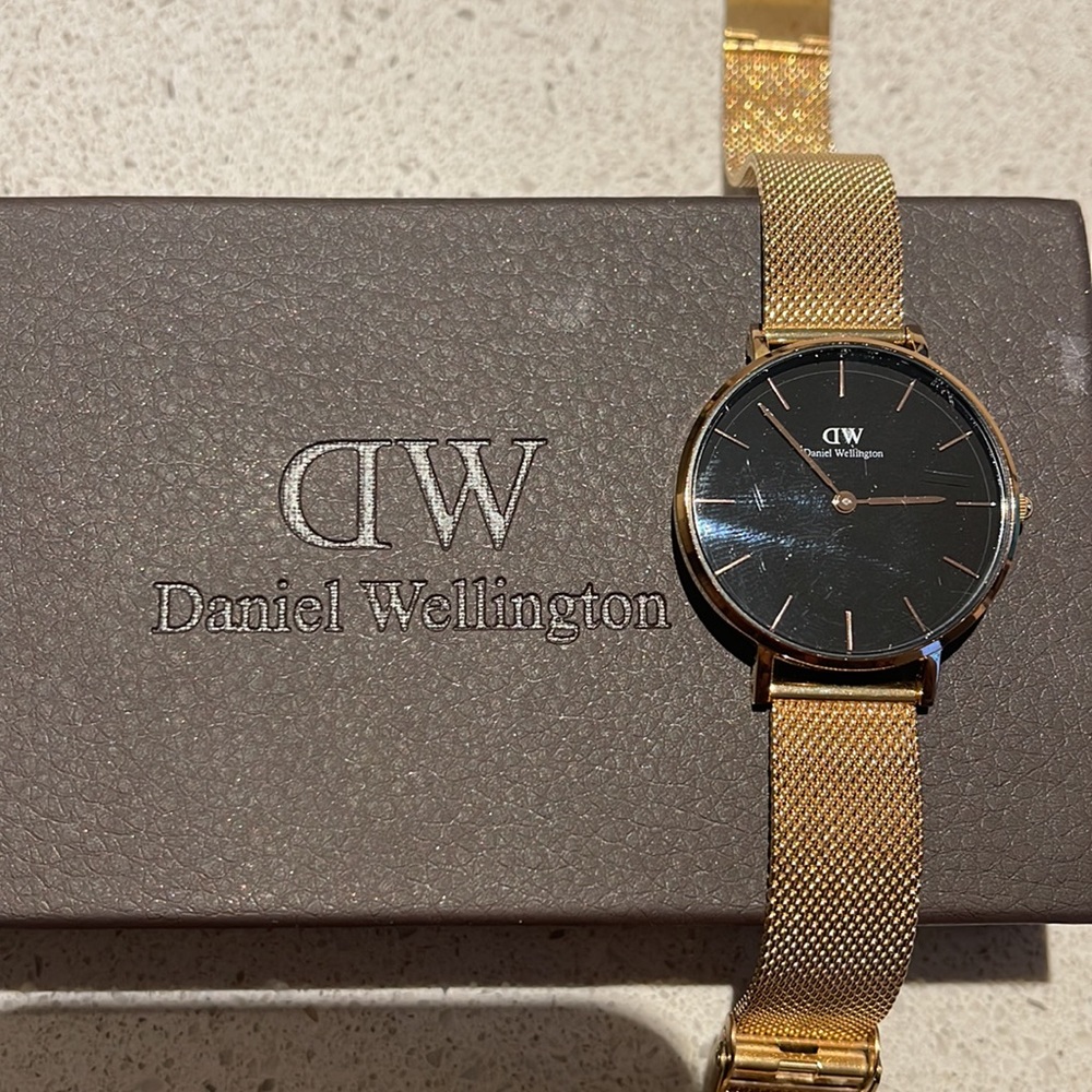 DW watch Black&Gold